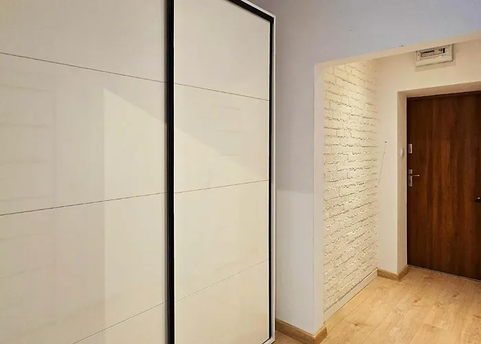 Apartment Na Starowce - 3 Pietro Z Widokiem Na Ratusz, Rynek Glowny I Centrum Kalisz